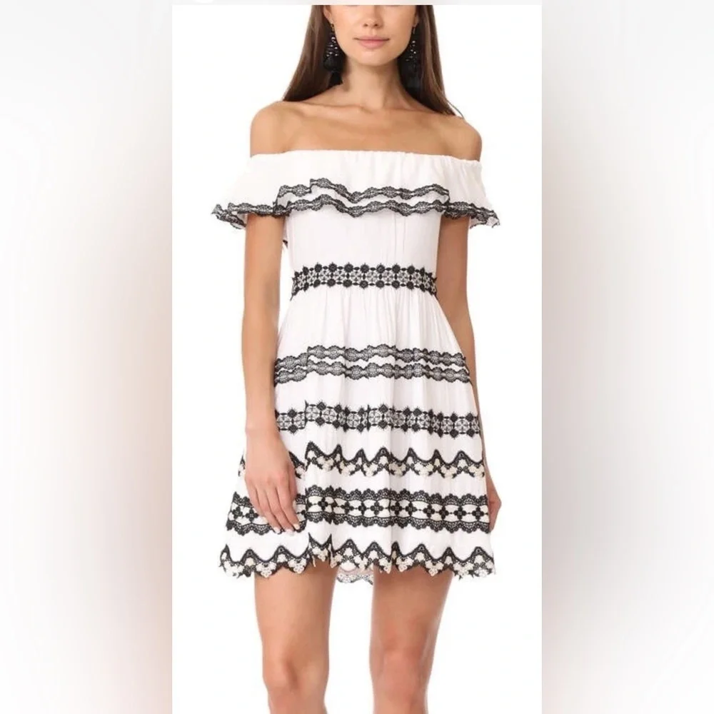 Alice + Olivia Rozzi Off Shoulder Dress - Picture 3 of 12